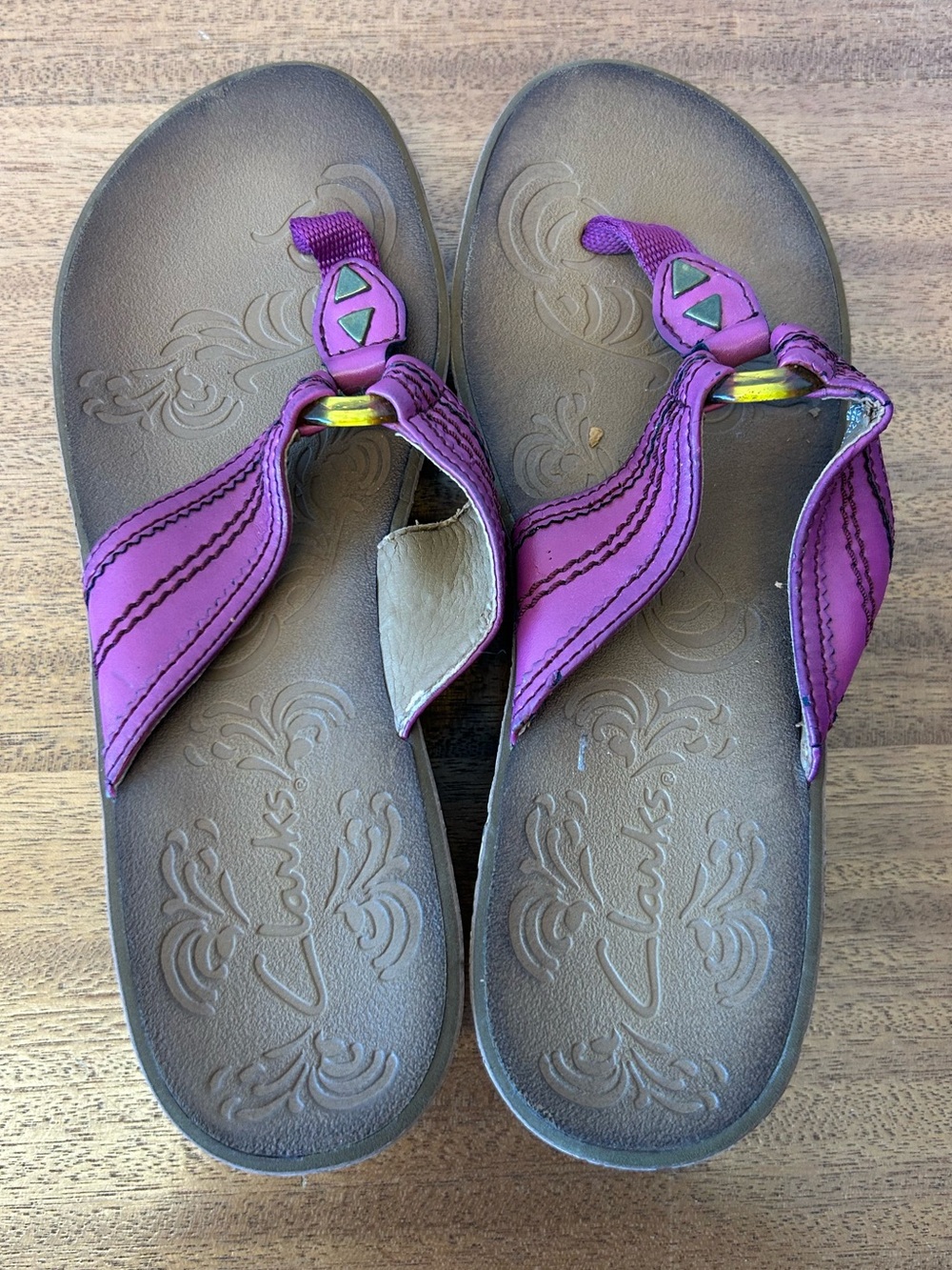 Clarks Women’s Purple Leather Thong Sandals with Brown Footbed